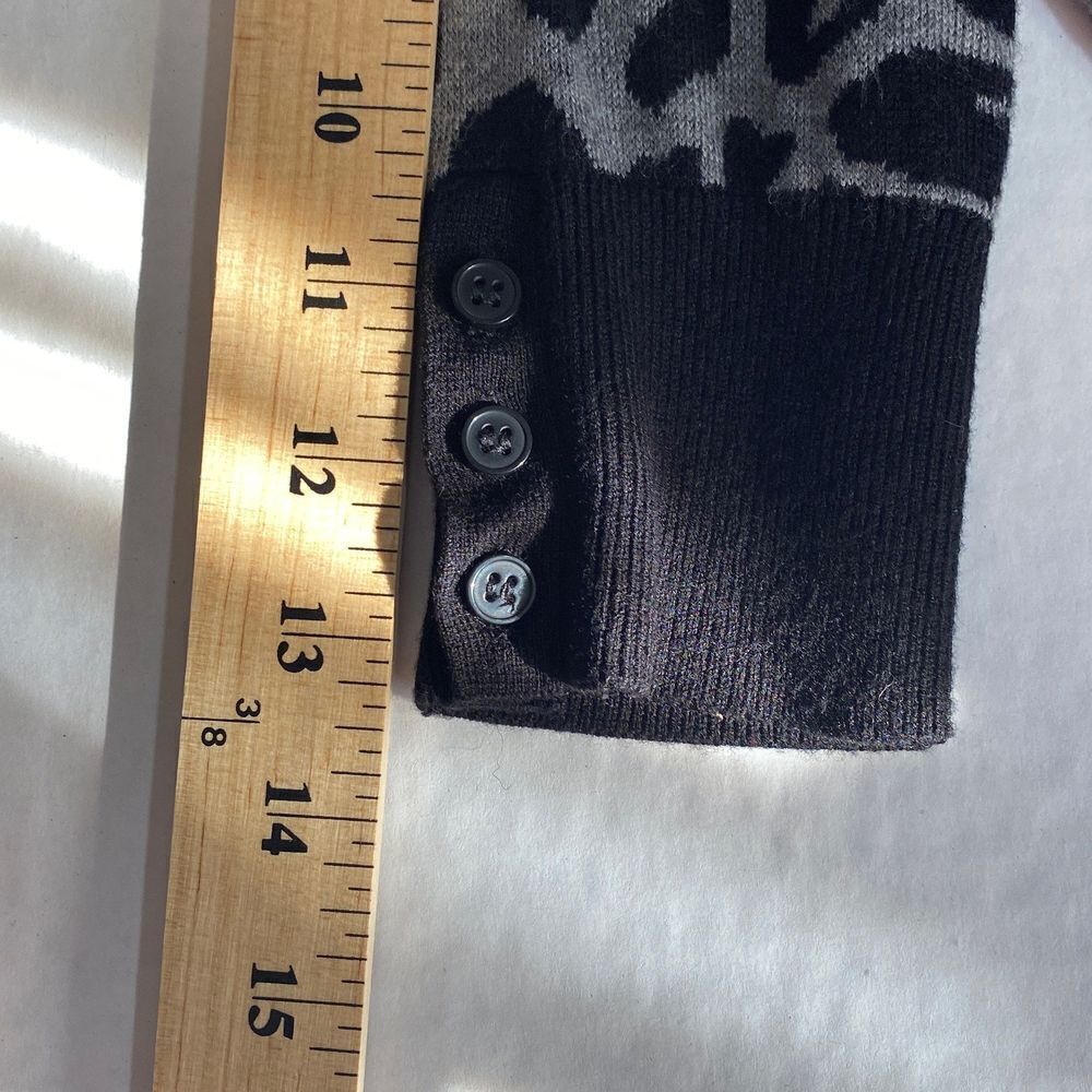 Express Design Studio Knit Pull Over Top Size XS, Gray/Black Animal Print - Picture 14 of 14